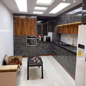 مراحل تولید کابینت آشپزخانه توسط تیم حرفه‌ای